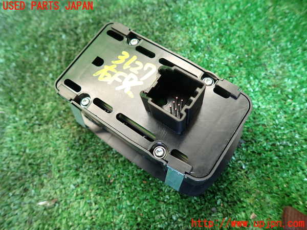 1UPJ-9231276240]マセラティ・クアトロポルテ(MQP30A)右前パワーウィンドウスイッチ 中古_2