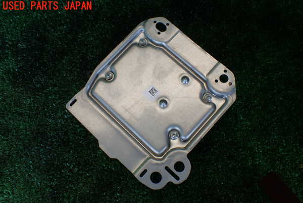 1UPJ-9231276145]マセラティ・クアトロポルテ(MQP30A)エアバッグコンピューター ジャンク　展開済み_3
