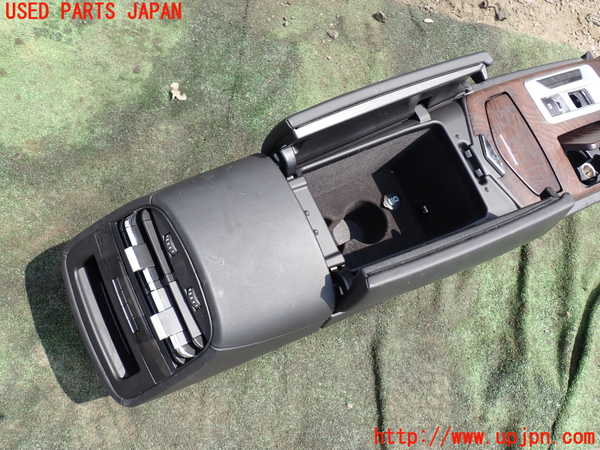 1UPJ-9231277540]マセラティ・クアトロポルテ(MQP30A)センターコンソール 中古_4