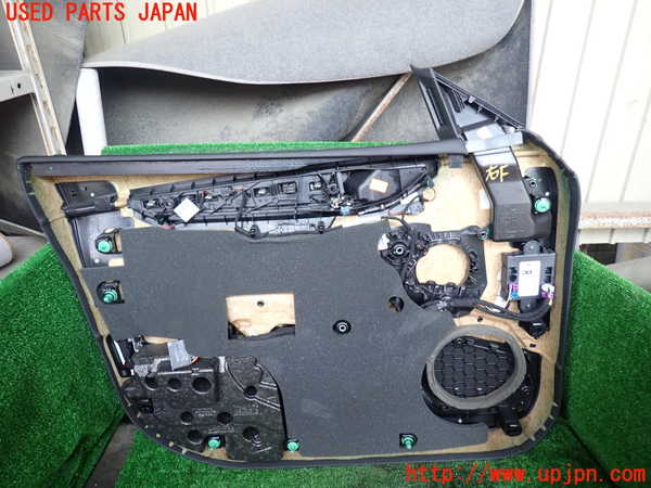 1UPJ-9231271234]マセラティ・クアトロポルテ(MQP30A)右前ドア内張り 中古_4