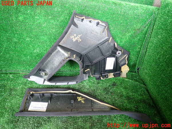1UPJ-9231277675]マセラティ・クアトロポルテ(MQP30A)右リアピラートリム 中古_2