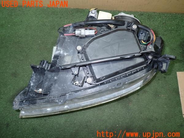 3UPJ=9231280561]RX-8(SE3P)前期 ロータリーエンジン40周年記念車 純正 KOITO 100-61014 右ヘッドライト セミグロスメッキランプベゼル 中古_4