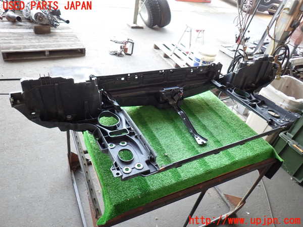2UPJ-9231291041]ポルシェ・カイエン ターボ(9PAM4851A)コアサポート 中古_4