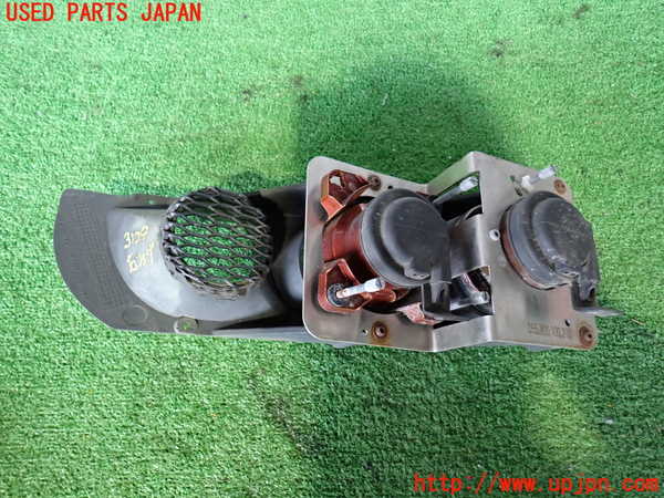 2UPJ-9231291180]ポルシェ・カイエン ターボ(9PAM4851A)右フォグ 中古_3