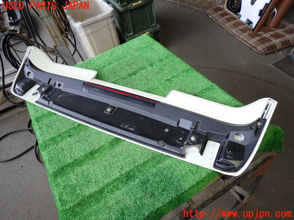 2UPJ-9231291520]ポルシェ・カイエン ターボ(9PAM4851A)リアスポイラー 中古_4