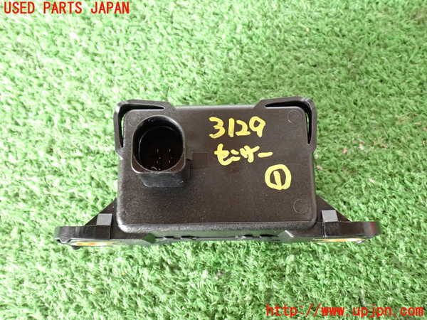 2UPJ-9231296381]ポルシェ・カイエン ターボ(9PAM4851A)センサー1 中古_2