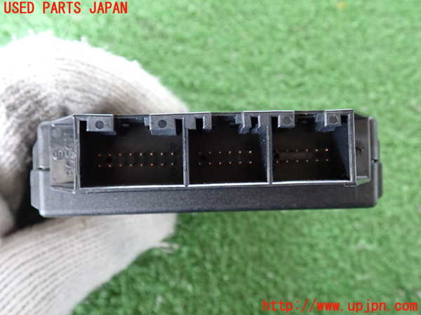 2UPJ-9231296152]ポルシェ・カイエン ターボ(9PAM4851A)コンピューター7 (7L5 919 283A) 中古_2
