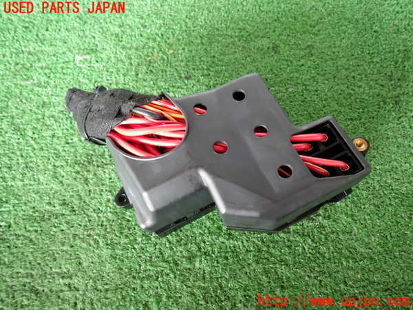 2UPJ-9231296741]ポルシェ・カイエン ターボ(9PAM4851A)ヒューズボックス1 中古_3