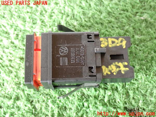 2UPJ-9231296290]ポルシェ・カイエン ターボ(9PAM4851A)ハザードスイッチ 中古_2