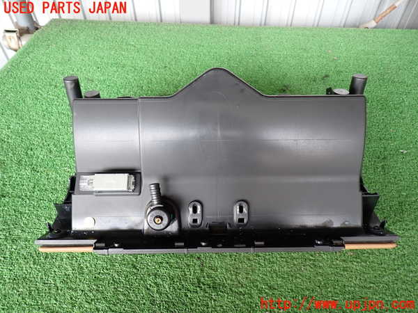 2UPJ-9231297516]ポルシェ・カイエン ターボ(9PAM4851A)グローブボックス1 中古_3