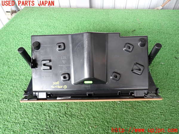 2UPJ-9231297516]ポルシェ・カイエン ターボ(9PAM4851A)グローブボックス1 中古_4