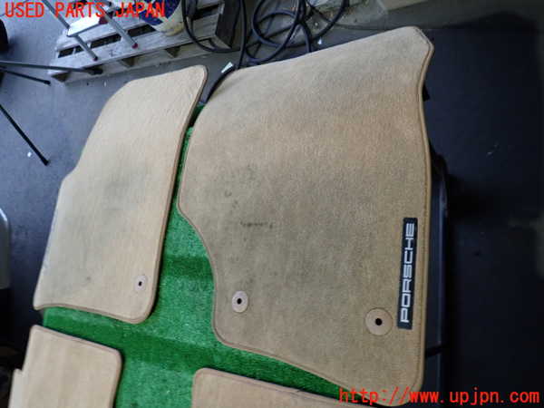 2UPJ-9231297800]ポルシェ・カイエン ターボ(9PAM4851A)フロアマット 中古_3