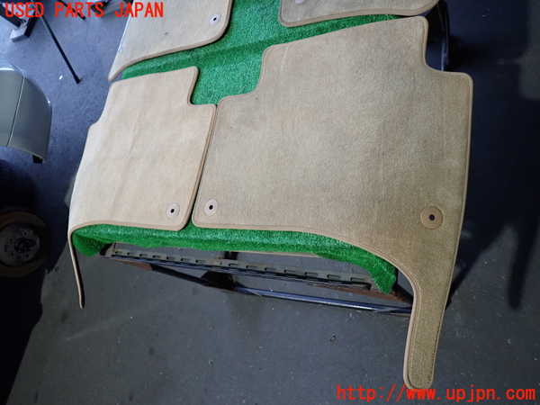 2UPJ-9231297800]ポルシェ・カイエン ターボ(9PAM4851A)フロアマット 中古_4