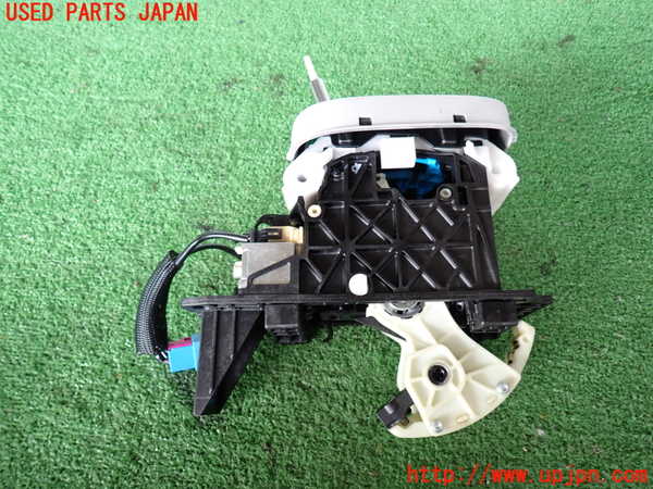 2UPJ-9231297555]ポルシェ・カイエン ターボ(9PAM4851A)ATシフトレバー 中古_3
