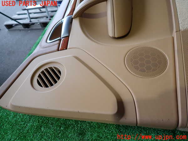 2UPJ-9231291234]ポルシェ・カイエン ターボ(9PAM4851A)右前ドア内張り 中古_2