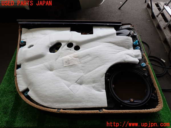 2UPJ-9231291234]ポルシェ・カイエン ターボ(9PAM4851A)右前ドア内張り 中古_4
