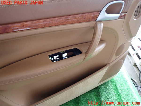 2UPJ-9231291264]ポルシェ・カイエン ターボ(9PAM4851A)左前ドア内張り 中古_2