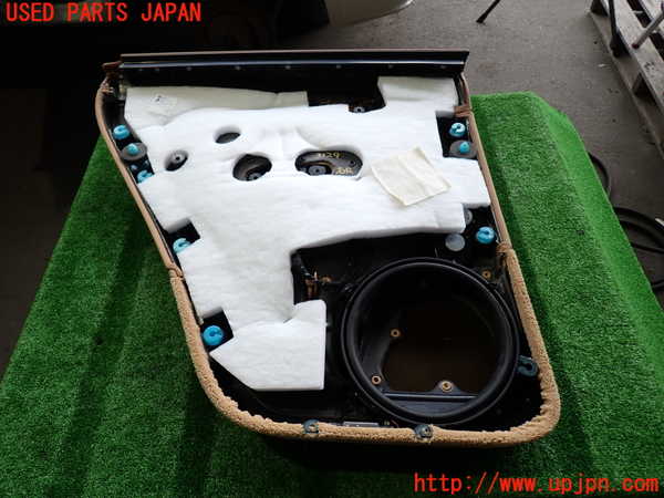2UPJ-9231291294]ポルシェ・カイエン ターボ(9PAM4851A)右後ドア内張り 中古_4