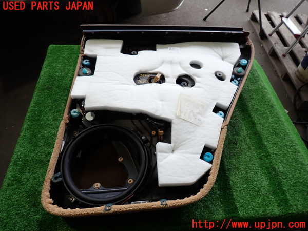 2UPJ-9231291324]ポルシェ・カイエン ターボ(9PAM4851A)左後ドア内張り 中古_4