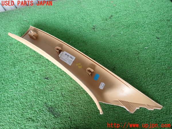 2UPJ-9231297655]ポルシェ・カイエン ターボ(9PAM4851A)右フロントピラートリム 中古_4