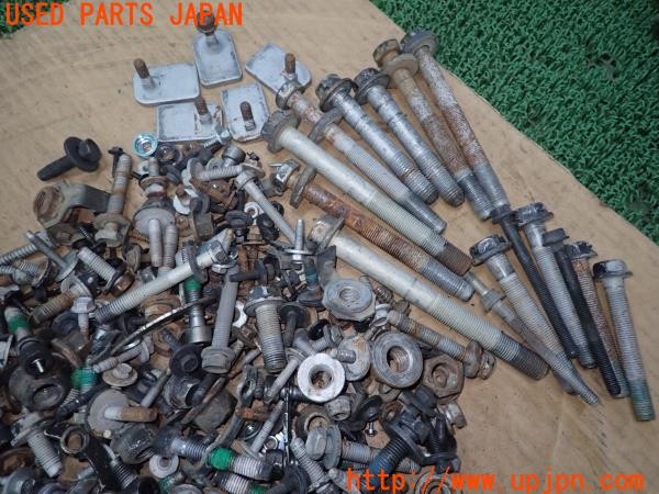 3UPJ=9231300720]ジープ グランドチェロキー(WK36T)ネジ・ナット・ステー類 セット ジャンク_2