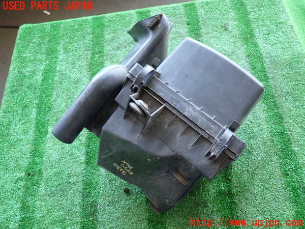 2UPJ-9231302560]ジープ・グランドチェロキー(WK36T)エアクリーナーボックス 中古_2
