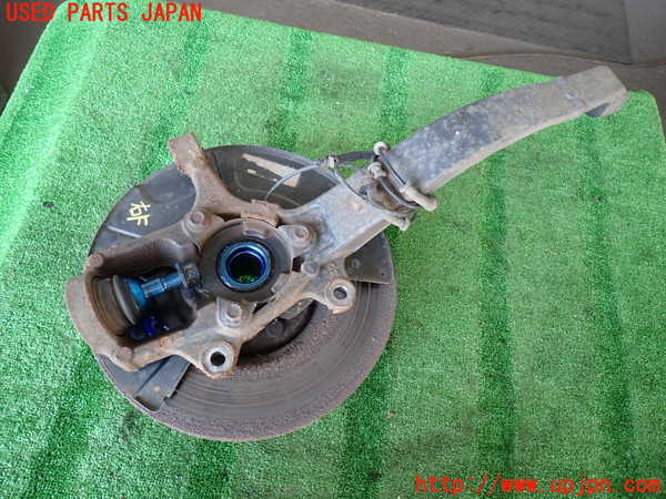 2UPJ-9231304290]ジープ・グランドチェロキー(WK36T)右フロントナックルハブ 中古_2