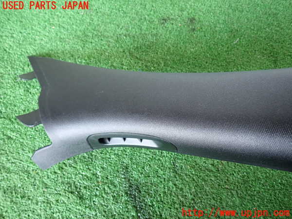 2UPJ-9231307655]ジープ・グランドチェロキー(WK36T)右フロントピラートリム 中古_3