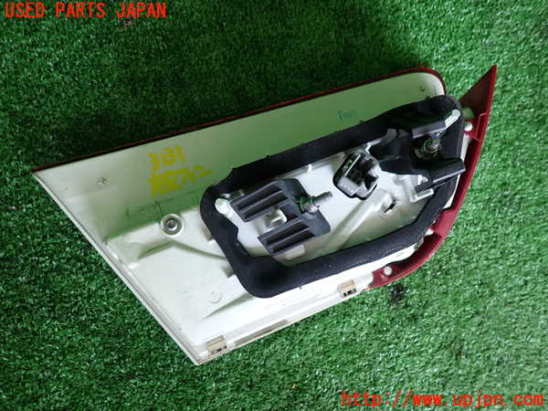 2UPJ-9231311550]ジャガー・XE(JA2XC)右リアフィニッシャー 中古_2