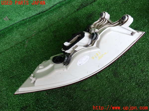 2UPJ-9231311530]ジャガー・XE(JA2XC)右テールランプ 中古_2