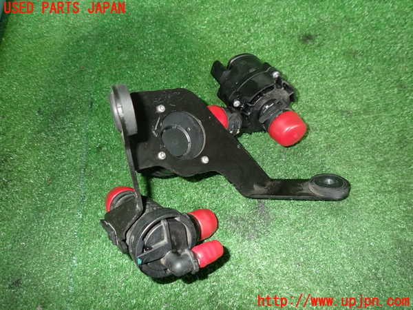 2UPJ-9231312110]ジャガー・XE(JA2XC)ウォーターポンプ 中古_2