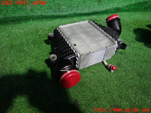 2UPJ-9231312451]ジャガー・XE(JA2XC)インタークーラー1 中古_3