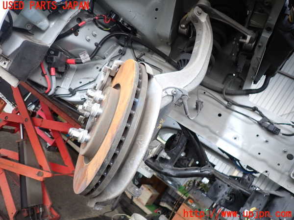 2UPJ-9231314290]ジャガー・XE(JA2XC)右フロントナックルハブ 中古_2