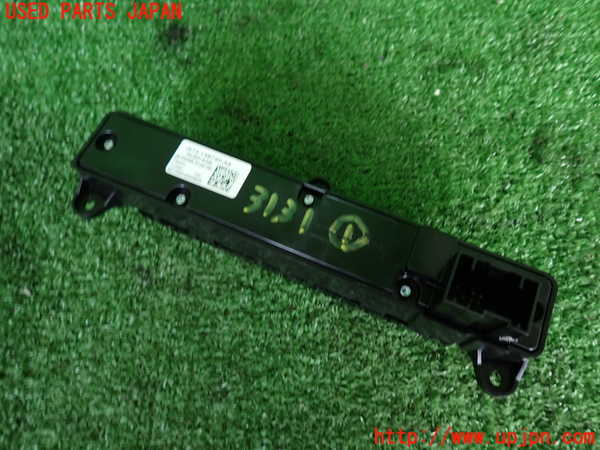 2UPJ-9231316306]ジャガー・XE(JA2XC)スイッチ1 (アイドリングストップOFF、横滑り防止OFF他) 中古_2