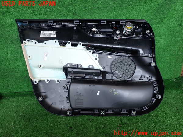 2UPJ-9231311234]ジャガー・XE(JA2XC)右前ドア内張り 中古_3