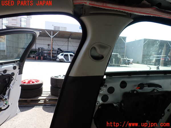 2UPJ-9231317665]ジャガー・XE(JA2XC)右センターピラートリム 中古_2