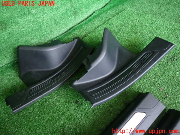 2UPJ-9231317740]ジャガー・XE(JA2XC)スカッフプレート 中古_3
