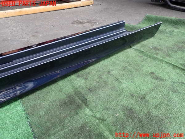 2UPJ-9231321390]BMW アクティブハイブリッド5(AH5)(FZ35)(F10)右サイドステップ 中古_2