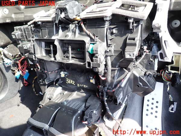 2UPJ-9231326081]BMW アクティブハイブリッド5(AH5)(FZ35)(F10)エバポレーター1 中古_2