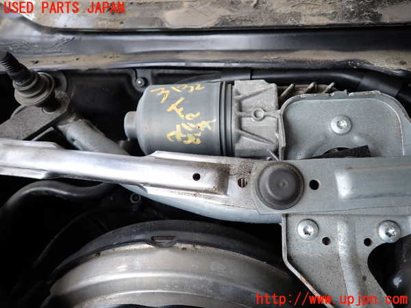 2UPJ-9231326770]BMW アクティブハイブリッド5(AH5)(FZ35)(F10)フロントワイパーモーター 中古_2