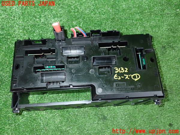 2UPJ-9231326741]BMW アクティブハイブリッド5(AH5)(FZ35)(F10)ヒューズボックス1 中古_2