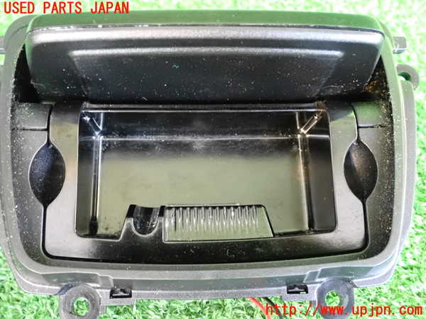 2UPJ-9231327821]BMW アクティブハイブリッド5(AH5)(FZ35)(F10)灰皿1 中古_2