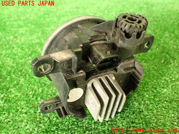 2UPJ-9231331182]DSオートモビルズ ・DS 7(DS7 クロスバック)(X745G06)左フォグ 中古_3