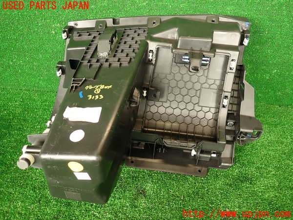 2UPJ-9231337516]DSオートモビルズ ・DS 7(DS7 クロスバック)(X745G06)グローブボックス1 中古_5