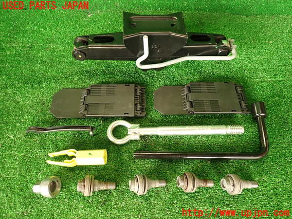 2UPJ-9231337805]DSオートモビルズ ・DS 7(DS7 クロスバック)(X745G06)車載工具 中古_2