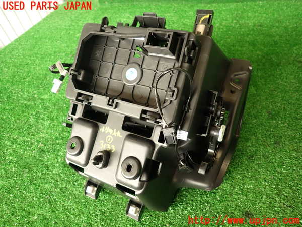 2UPJ-9231337841]DSオートモビルズ ・DS 7(DS7 クロスバック)(X745G06)小物入れ1 中古_4