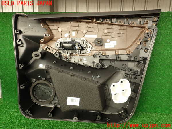 2UPJ-9231331264]DSオートモビルズ ・DS 7(DS7 クロスバック)(X745G06)左前ドア内張り 中古_5