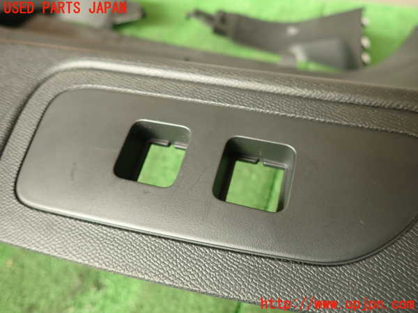 2UPJ-9231331578]DSオートモビルズ ・DS 7(DS7 クロスバック)(X745G06)バックドア内張り 中古_2
