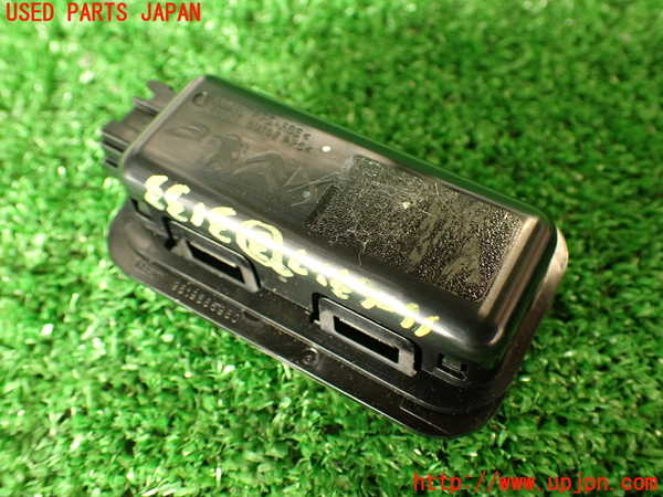 2UPJ-9231336413]DSオートモビルズ ・DS 7(DS7 クロスバック)(X745G06)ルームランプ3 (左 2列目) 中古_3