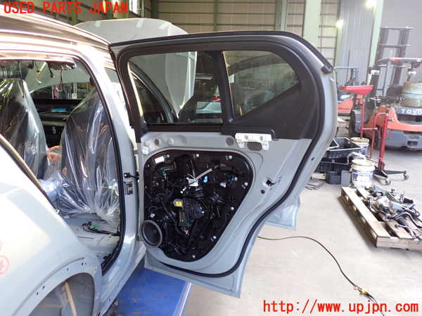 2UPJ-9231341290]ボルボ・EX40(XC40 リチャージ)(XE400RXCE)右後ドア (43R-000072 M1232) 中古_4